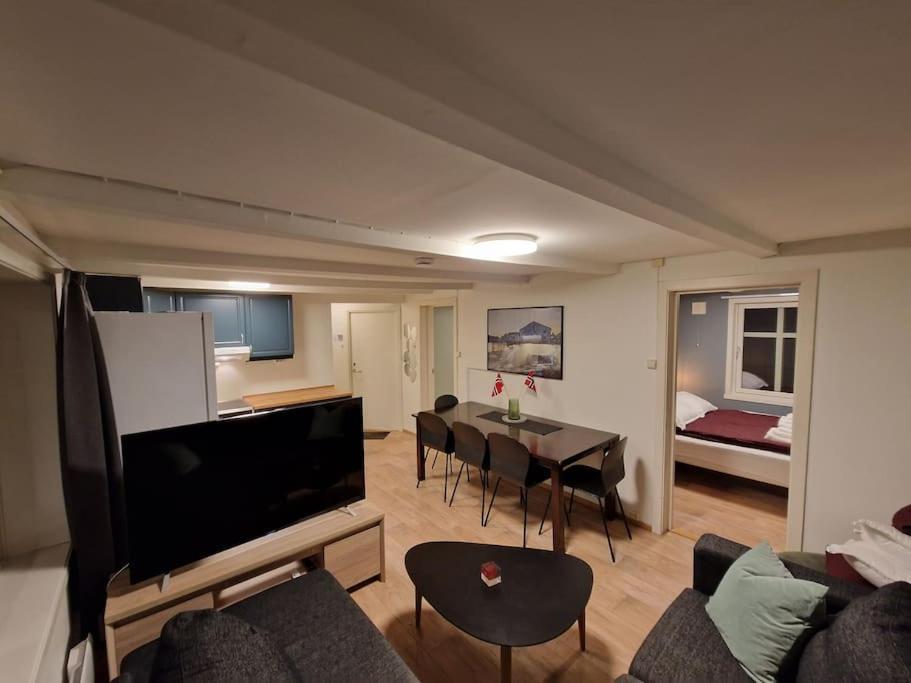 Apartment Next To The Bridge トロムソ エクステリア 写真