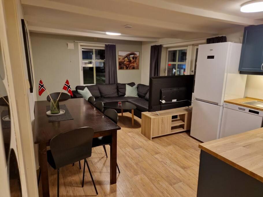 Apartment Next To The Bridge トロムソ エクステリア 写真